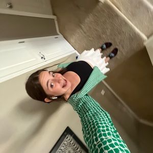 Meet your Posher, Addison